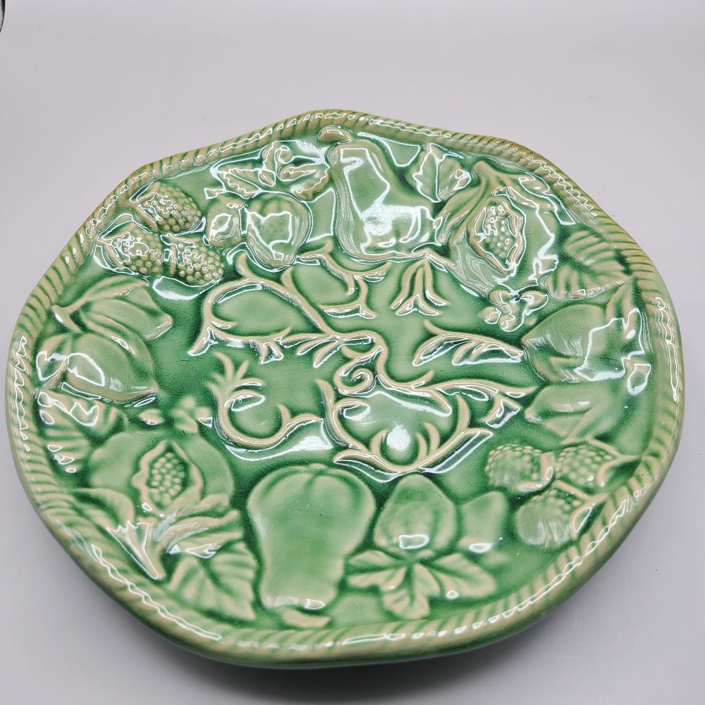 Vintage Majolica Raised Green Ceramic Fruit Design Plate - Picture 3 of 4